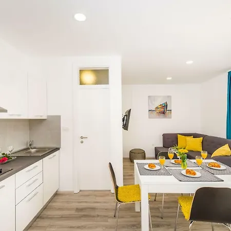 Apartment Topesa *