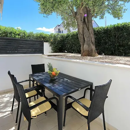 Apartment Topesa *